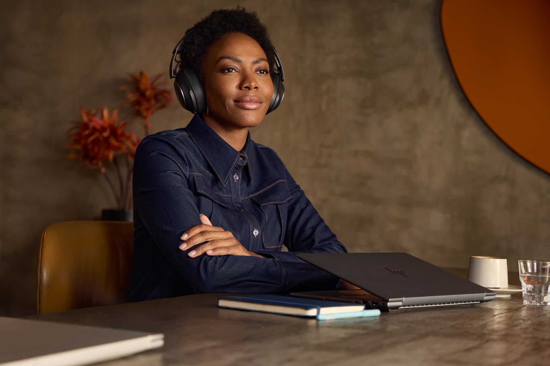 HP Poly Headset Poly Voyager Surround 80 UC com USB-C + Adaptador USB-C/A, miniatura 2