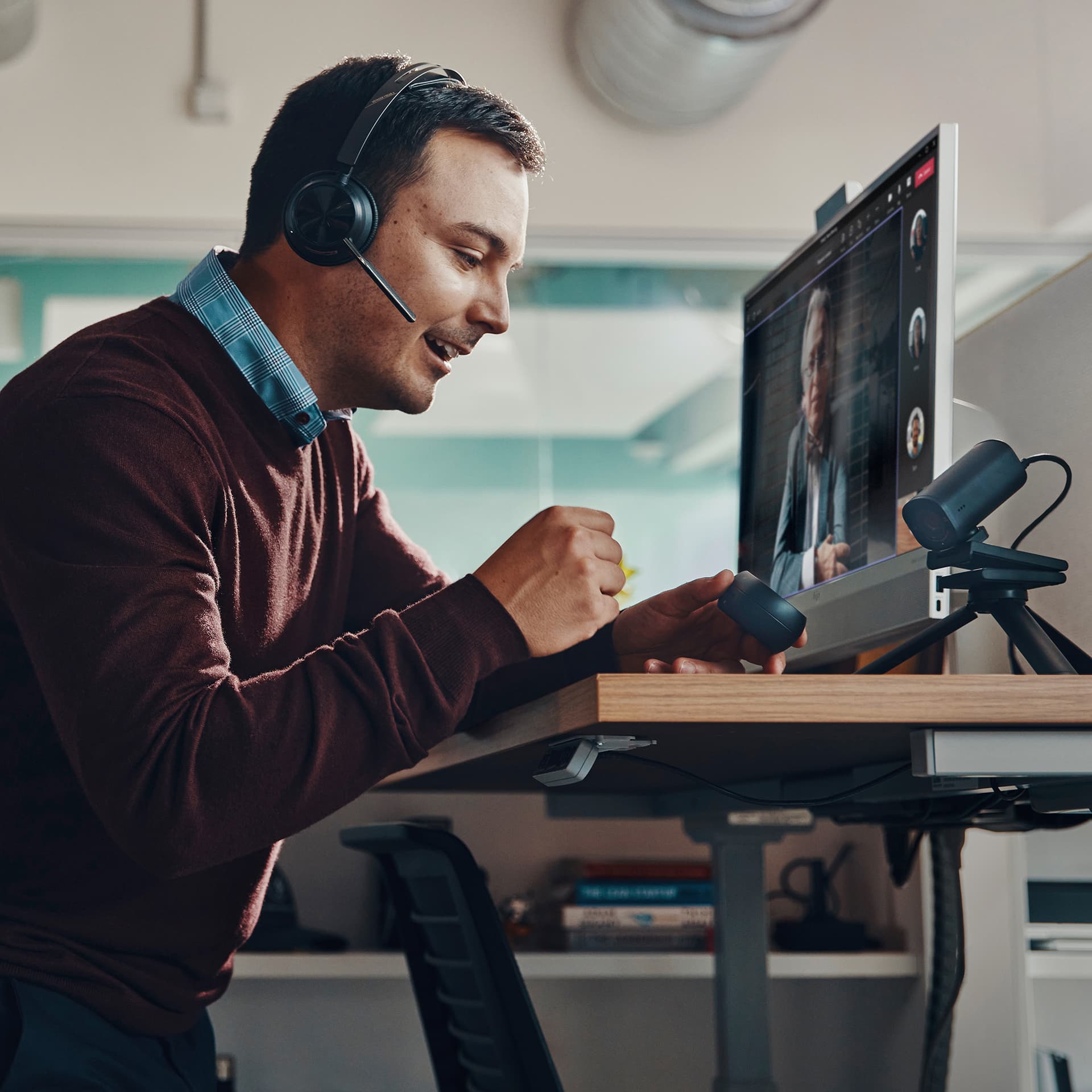 HP Poly Voyager Focus 2 USB-C-C Headset +USB-C/A Adapter, miniatura 3