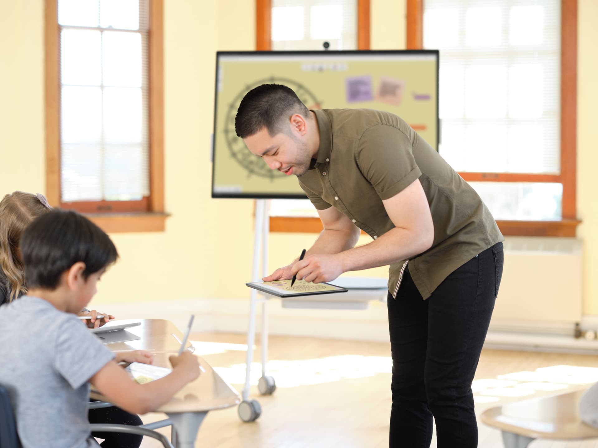 Microsoft Surface Slim Pen 2 - Estilete ativo - 2 botões - Bluetooth 5.0 - preto opaco - comercial - para Microsoft Surface Hub 2S, Laptop Studio, Pro 8, Pro 9, Pro X, Studio 2, Surface Duo 2, miniatura 7
