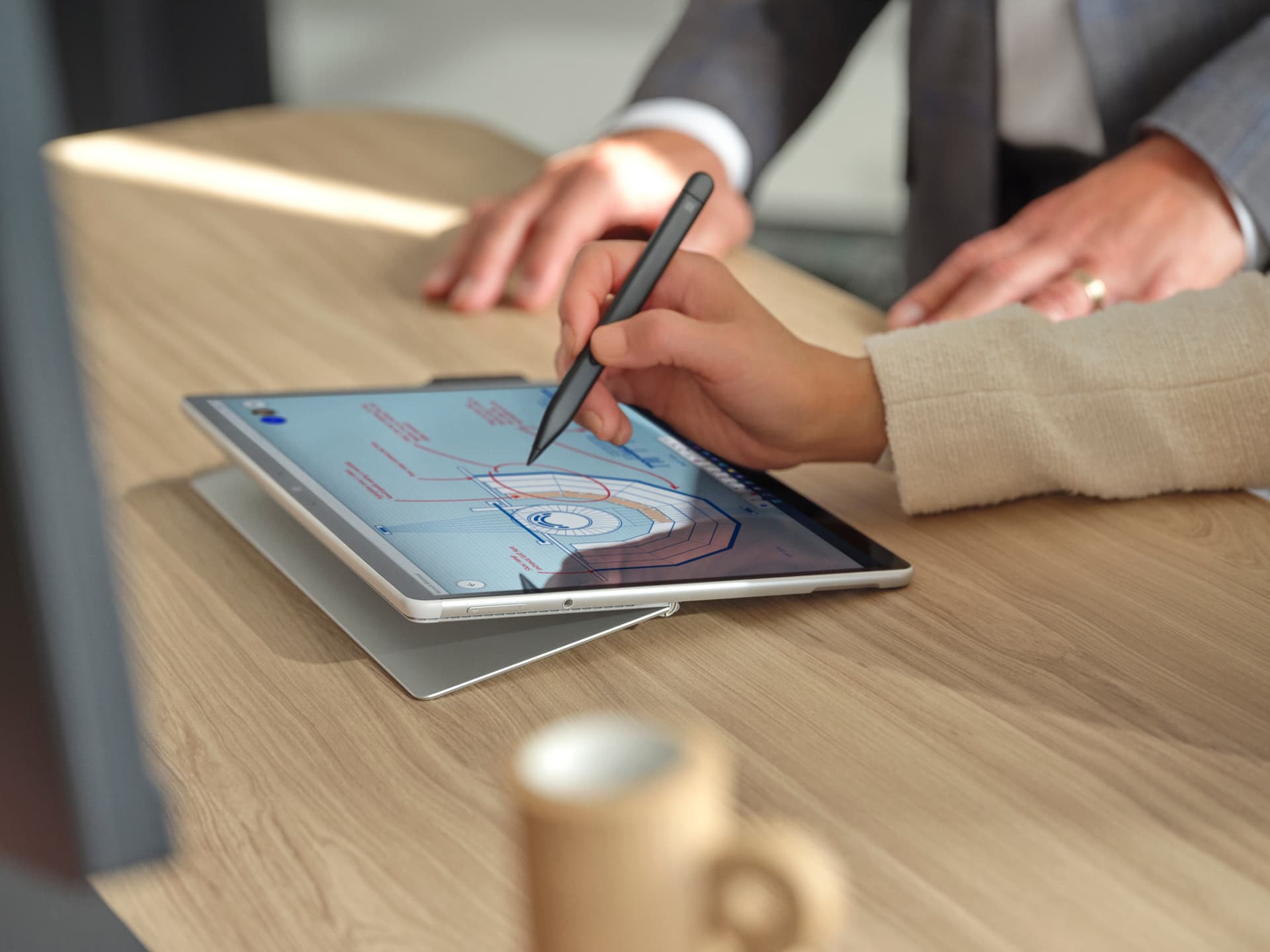 Microsoft Surface Slim Pen 2 - Estilete ativo - 2 botões - Bluetooth 5.0 - preto opaco - comercial - para Microsoft Surface Hub 2S, Laptop Studio, Pro 8, Pro 9, Pro X, Studio 2, Surface Duo 2, miniatura 9