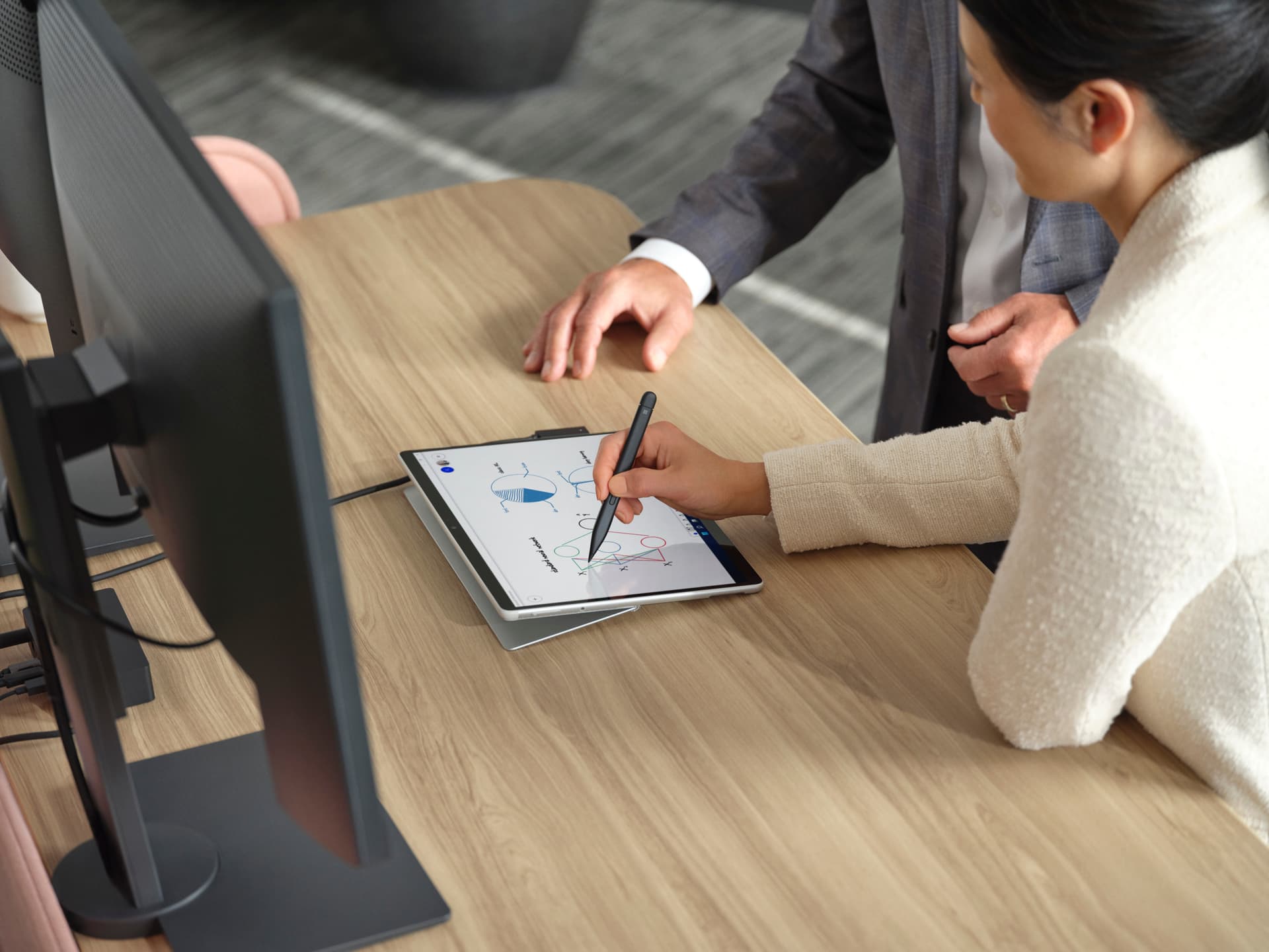 Microsoft Surface Slim Pen 2 - Estilete ativo - 2 botões - Bluetooth 5.0 - preto opaco - comercial - para Microsoft Surface Hub 2S, Laptop Studio, Pro 8, Pro 9, Pro X, Studio 2, Surface Duo 2, miniatura 10