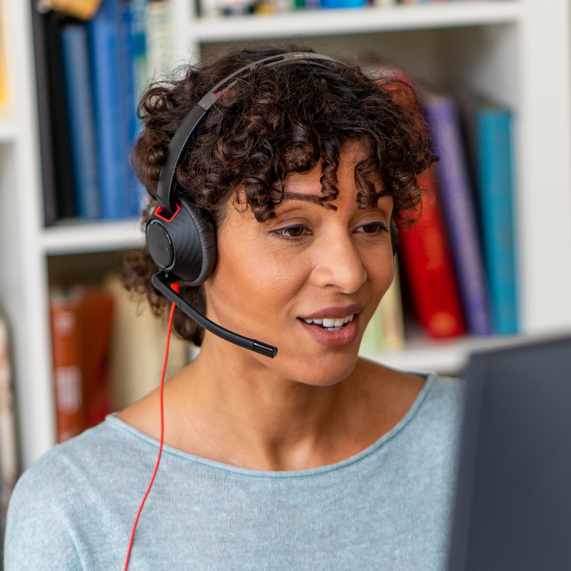 Poly Blackwire 5220 - Auscultadores - no ouvido - com cabo - USB-C, macaco de 3,5 mm - preto - Certificado para Skype for Business, Certificação Cisco Jabber, Certificação Avaya, Certificado para Microsoft Teams, Certificação Zoom, certificação UC, W